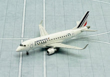 Load image into Gallery viewer, JC Wings 1/400 Air France Regional Embraer 170LR F-HBXK
