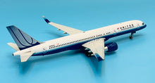 Load image into Gallery viewer, JC Wings 1/200 United Airlines Boeing 757-200 N555UA
