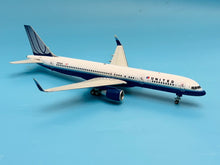 Load image into Gallery viewer, JC Wings 1/200 United Airlines Boeing 757-200 N555UA
