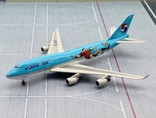 Load image into Gallery viewer, Phoenix 1/400 Korean Air Boeing 747-400 HL7491 World Cup 2002
