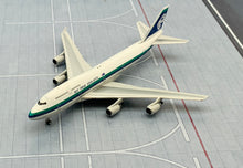 Load image into Gallery viewer, Phoenix 1/400 Air New Zealand Boeing 747-400 ZK-SUH
