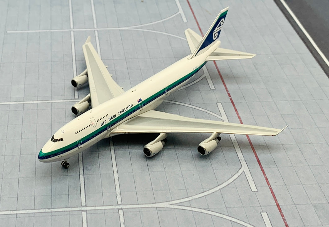 Phoenix 1/400 Air New Zealand Boeing 747-400 ZK-SUH