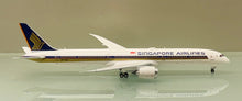 Load image into Gallery viewer, JC Wings 1/400 Singapore Airlines Boeing 787-10 9V-SCM
