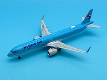 Load image into Gallery viewer, JC Wings 1/200 Korean Air Airbus A321NEO HL8509
