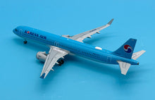 Load image into Gallery viewer, JC Wings 1/200 Korean Air Airbus A321NEO HL8509
