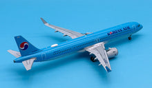 Load image into Gallery viewer, JC Wings 1/200 Korean Air Airbus A321NEO HL8509
