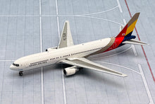 Load image into Gallery viewer, JC Wings 1/400 Asiana Airlines Boeing 767-300 Last Flight HL7528
