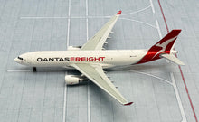 Load image into Gallery viewer, JC Wings 1/400 Qantas Airways Airbus A330-200(P2F) VH-EBE
