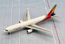 Load image into Gallery viewer, JC Wings 1/400 Asiana Airlines Cargo Boeing 767-300 HL7507

