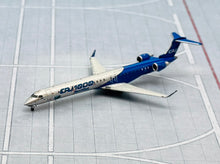 Load image into Gallery viewer, JC Wings 1/400 Bombardier CRJ-1000ER House Colour C-FNXG
