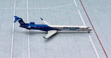 Load image into Gallery viewer, JC Wings 1/400 Bombardier CRJ-1000ER House Colour C-FNXG
