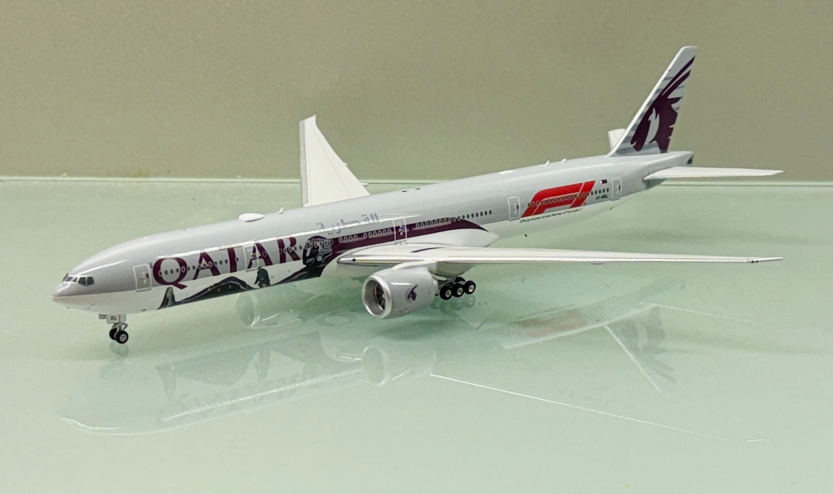 Qatar Airways Boeing 777 1/400スケールモデル Phoenix Models 1/400 Qatar Airways Boeing 777-300ER Formula One A7