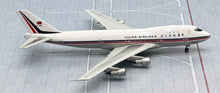 Load image into Gallery viewer, Phoenix 1/400 China Airlines Taiwan Boeing 747-100 B-1860
