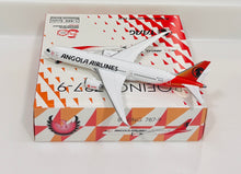 Load image into Gallery viewer, Phoenix 1/400 TAAG Angola Airlines Boeing 787-9 D2-TEQ
