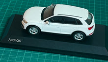Load image into Gallery viewer, i-Scale 1/43 Audi Q5 in Ibis White
