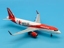 Load image into Gallery viewer, JC Wings 1/200 EasyJet Europe Airbus A320 Berlin OE-IZQ
