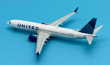 Load image into Gallery viewer, Gemini Jets 1/200 United Airlines Boeing 737 Max 9 N37555
