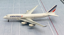 Load image into Gallery viewer, Hogan Wings 1/500 Air France Boeung 747-400 F-GITH
