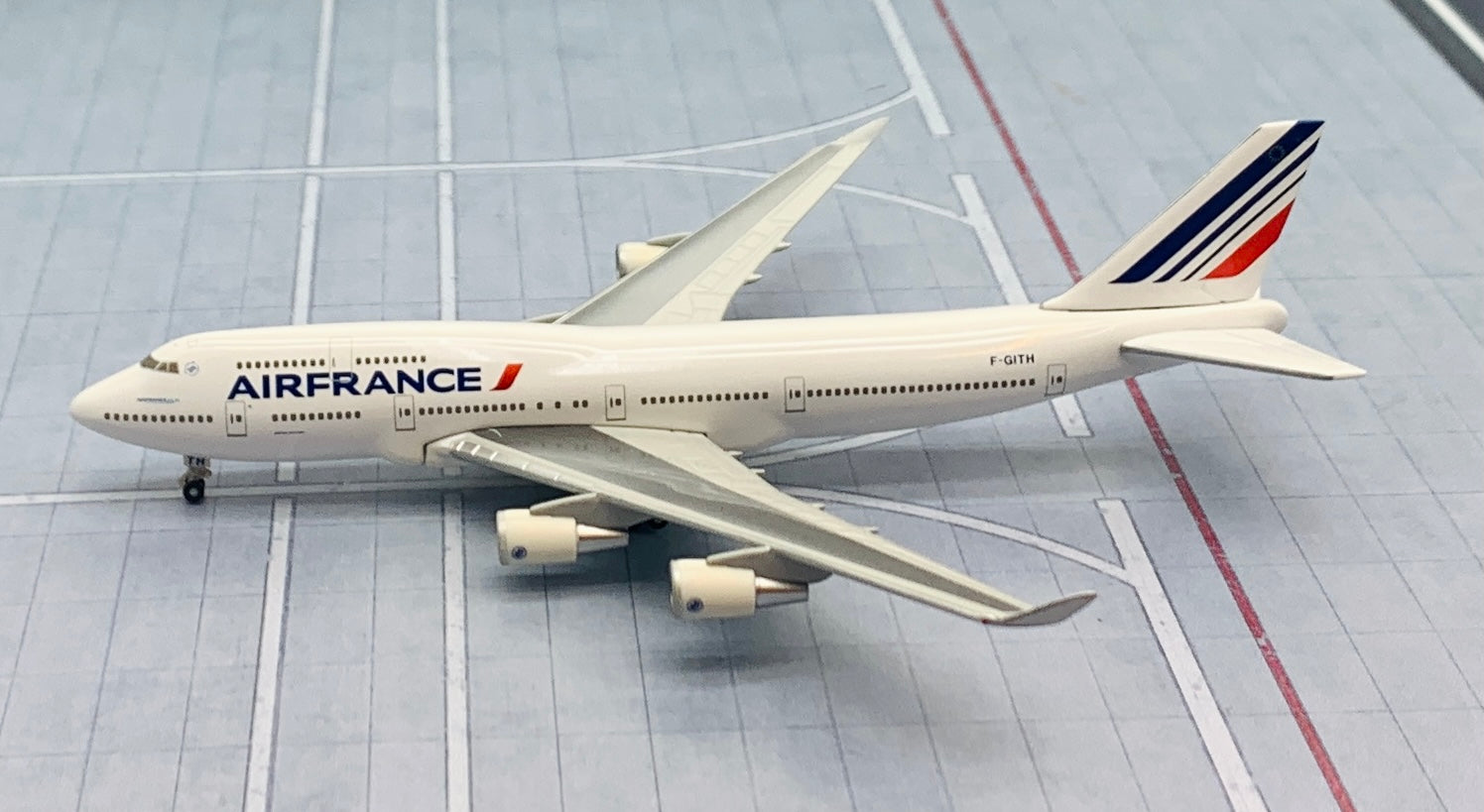Hogan Wings 1/500 Air France Boeing 747-400 F-GITH – First Class