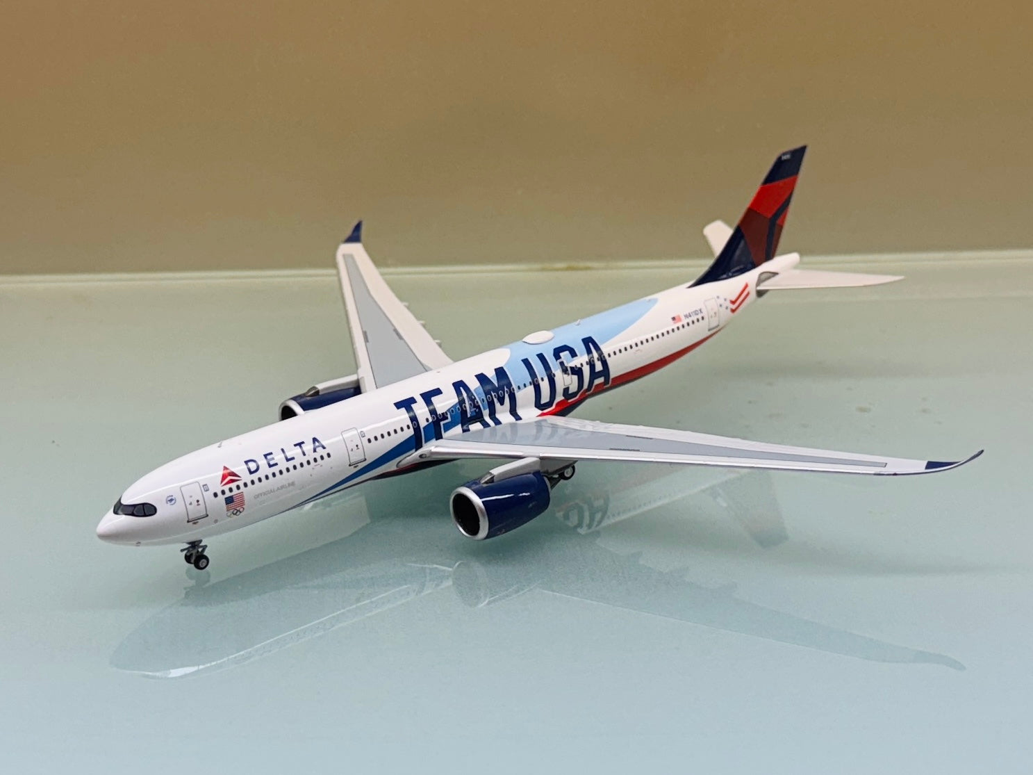Limox NG Model A330-900neo Delta Team USA #1 N411DX 1:400 Limox NG Model A330-900neo Delta Team USA #1 N411DX 1:400