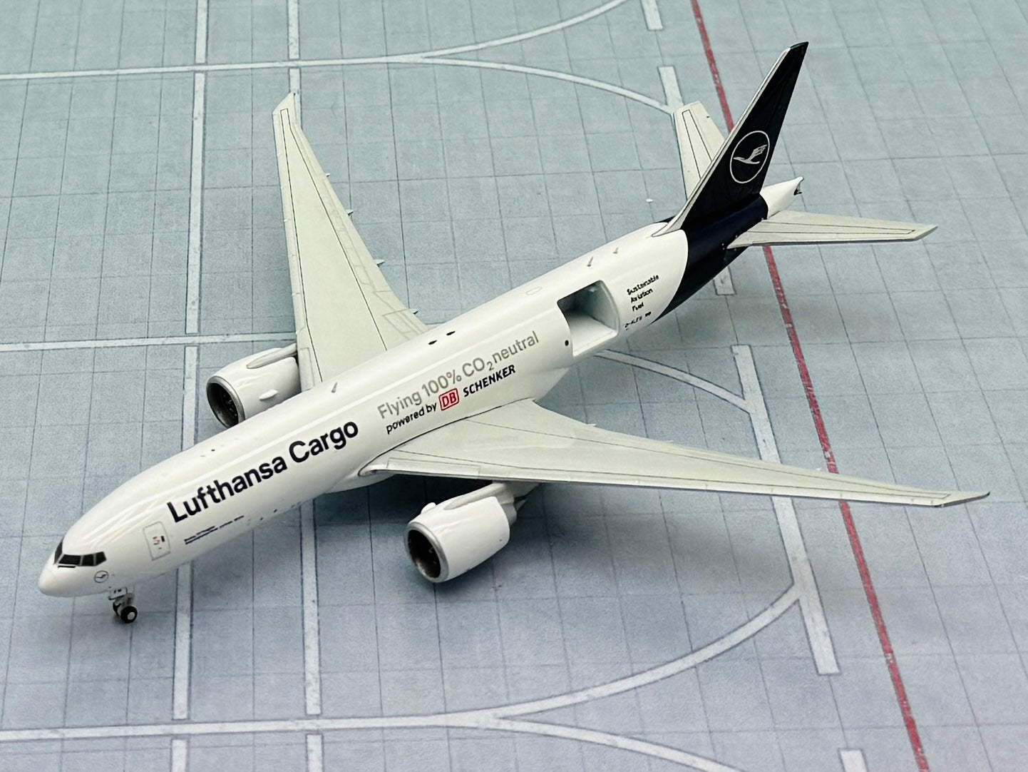 JC Wings 1:400 ルフトハンザ カーゴ D-ALFG 貨物机 JC Wings 1/400 Lufthansa Cargo Boeing 777F Interactive Series D