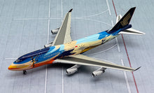Load image into Gallery viewer, JC Wings 1/400 Singapore Airlines Boeing 747-400 "Tropical" 9V-SPK
