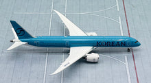 Load image into Gallery viewer, Phoenix 1/400 Korean Air Boeing 787-9 HL8081
