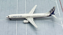 Load image into Gallery viewer, JC Wings 1/400 Boeing 737-900 House Color N737X
