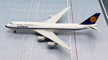 Load image into Gallery viewer, NG models Lite 1/400 Lufthansa Boeing 747-8 D-ABYT retro colours DLH021
