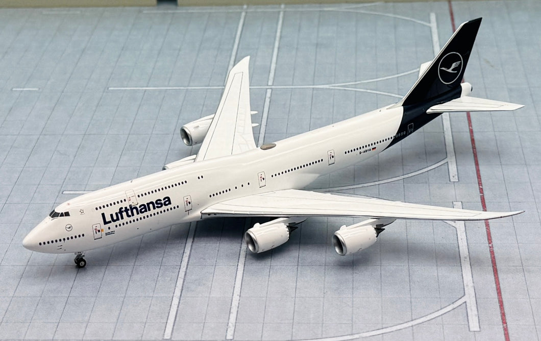 NG models 1/400 Lufthansa Boeing 747-8 D-ABYA Brandenburg 78027