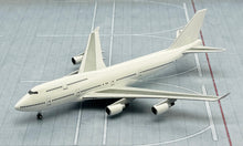 Load image into Gallery viewer, NG models Lite 1/400 Boeing 747-400 Blank white model BLM011
