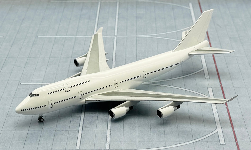 NG models Lite 1/400 Boeing 747-400 Blank white model BLM011