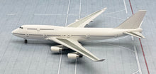 Load image into Gallery viewer, NG models Lite 1/400 Boeing 747-400 Blank white model BLM011
