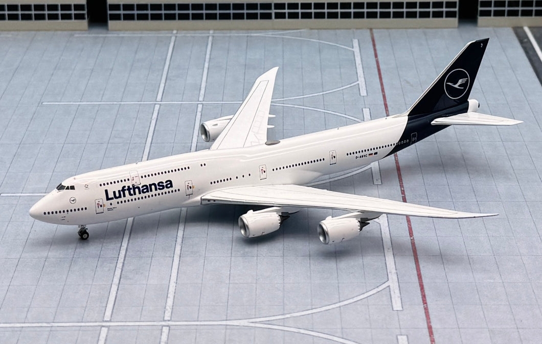 NG models 1/400 Lufthansa Boeing 747-8 D-ABYC Sachsen 78028