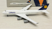 Load image into Gallery viewer, Phoenix Models 1/400 Lufthansa Boeing 747-400 D-ABTK

