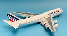Load image into Gallery viewer, SQ Wings 1/200 Air France Boeing 747-400 F-GITH Flaps down L2070FD
