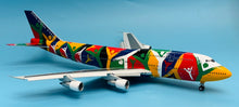 Load image into Gallery viewer, SQ Wings 1/200 South African Airways Boeing 747-300 ZS-SAJ Ndizani flaps down
