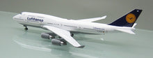 Load image into Gallery viewer, Apollo 1/400 Lufthansa Boeing 747-200 D-ABYR

