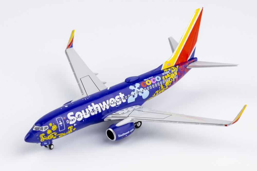 NG models 1/400 Southwest Airlines Boeing 737-700 N7816B Pixar Coco 77031