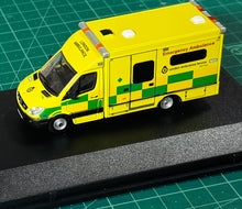Load image into Gallery viewer, Oxford Die-cast 1/76 Mercedes Benz London Ambulance
