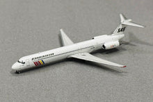 Load image into Gallery viewer, Phoenix 1/400 SAS Scandinavian McDonnell Douglas MD-82 LN-RMN
