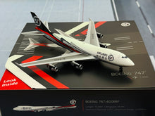 Load image into Gallery viewer, Official release 1/400 SF Express Airlines Boeing 747-400ERF B-2422
