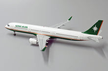 Load image into Gallery viewer, JC Wings 1/200 Uni Air Airbus A321 B-16210 LH2096
