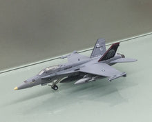 Load image into Gallery viewer, Herpa Wings 1/200 US Marine McDonnell Douglas F/A-18C 554138
