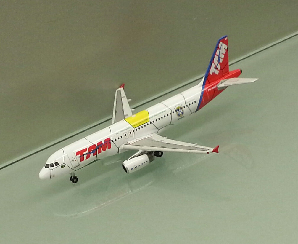 Dragon Wings 1/400 TAM Linhas Aéreas Brasil Airbus A320 PR-MAP