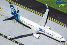 Load image into Gallery viewer, Gemini Jets 1/200 Alaska Airlines Boeing 737-900ER N487AS One World
