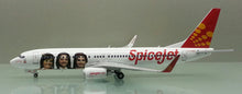 Load image into Gallery viewer, Gemini Jets 1/200 SpiceJet India Boeing 737-800 winglets VT-SZK

