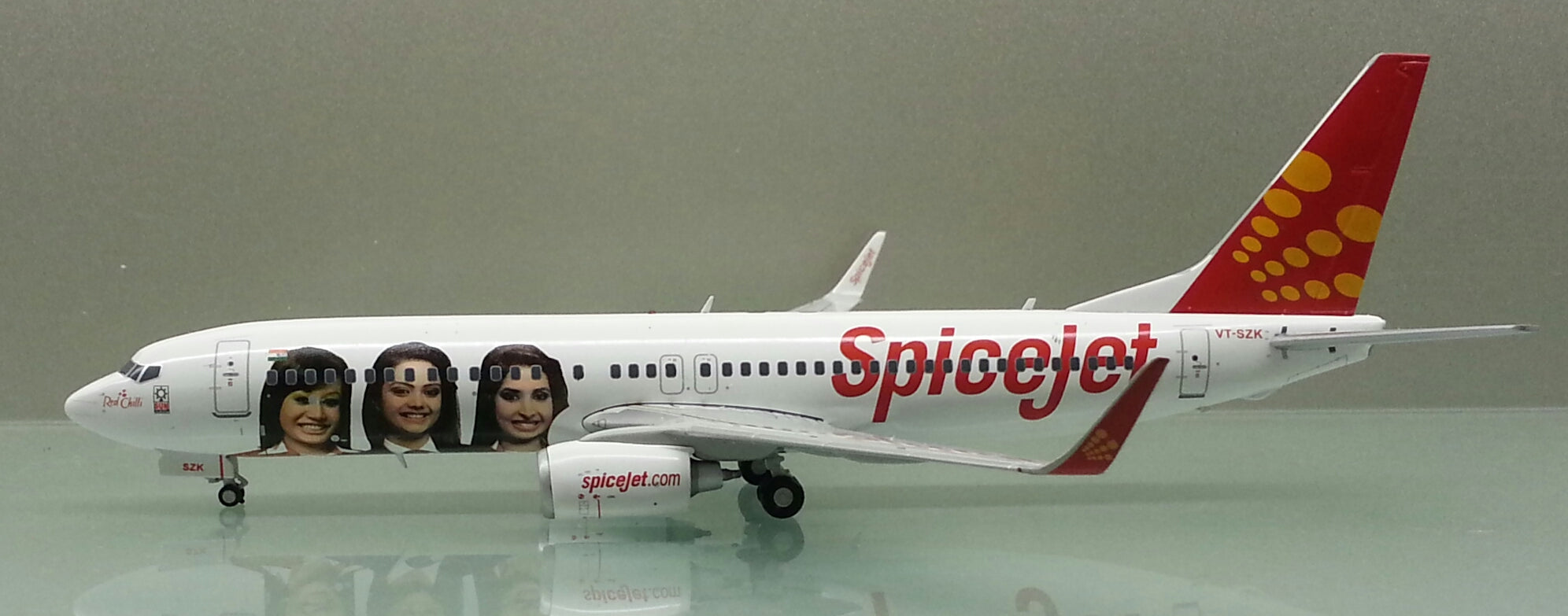 Gemini Jets 1/200 SpiceJet India Boeing 737-800 winglets VT-SZK