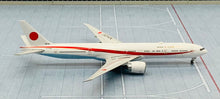 Load image into Gallery viewer, Gemini Jets 1/400 Japan Air Self Defense Force JASDF Boeing 777-300ER 80-1111
