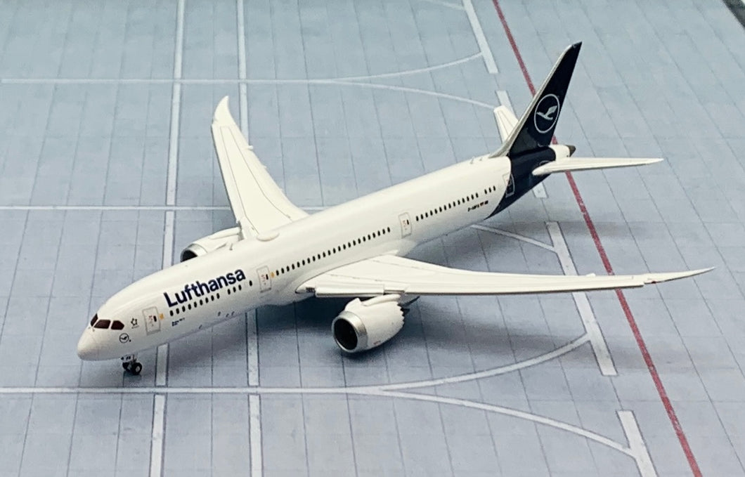 Gemini Jets 1/400 Lufthansa Boeing 787-9 D-ABPA flaps down